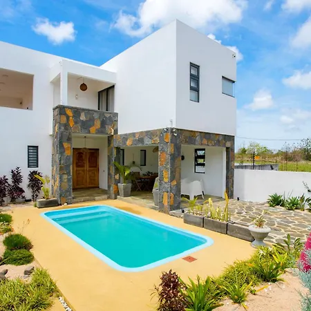 Spacious 4 Bed Villa With Bbq, Pool & Parking Grand Baie